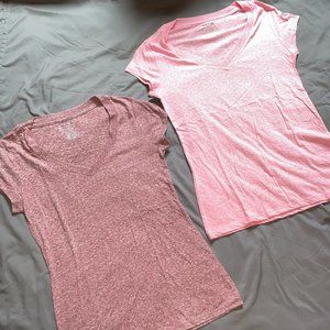 Two No Boundaries V-Neck T-Shirts (Juniors LL